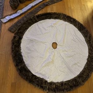 Faux Fur Trimmed Tree Skirt